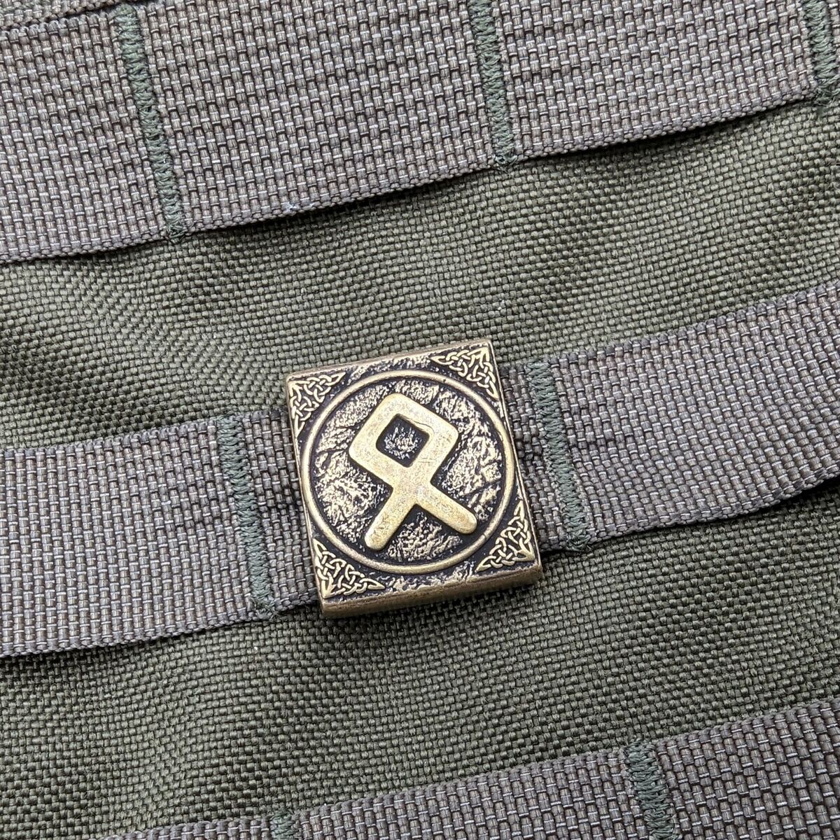 Молле кліпса Руна Одал