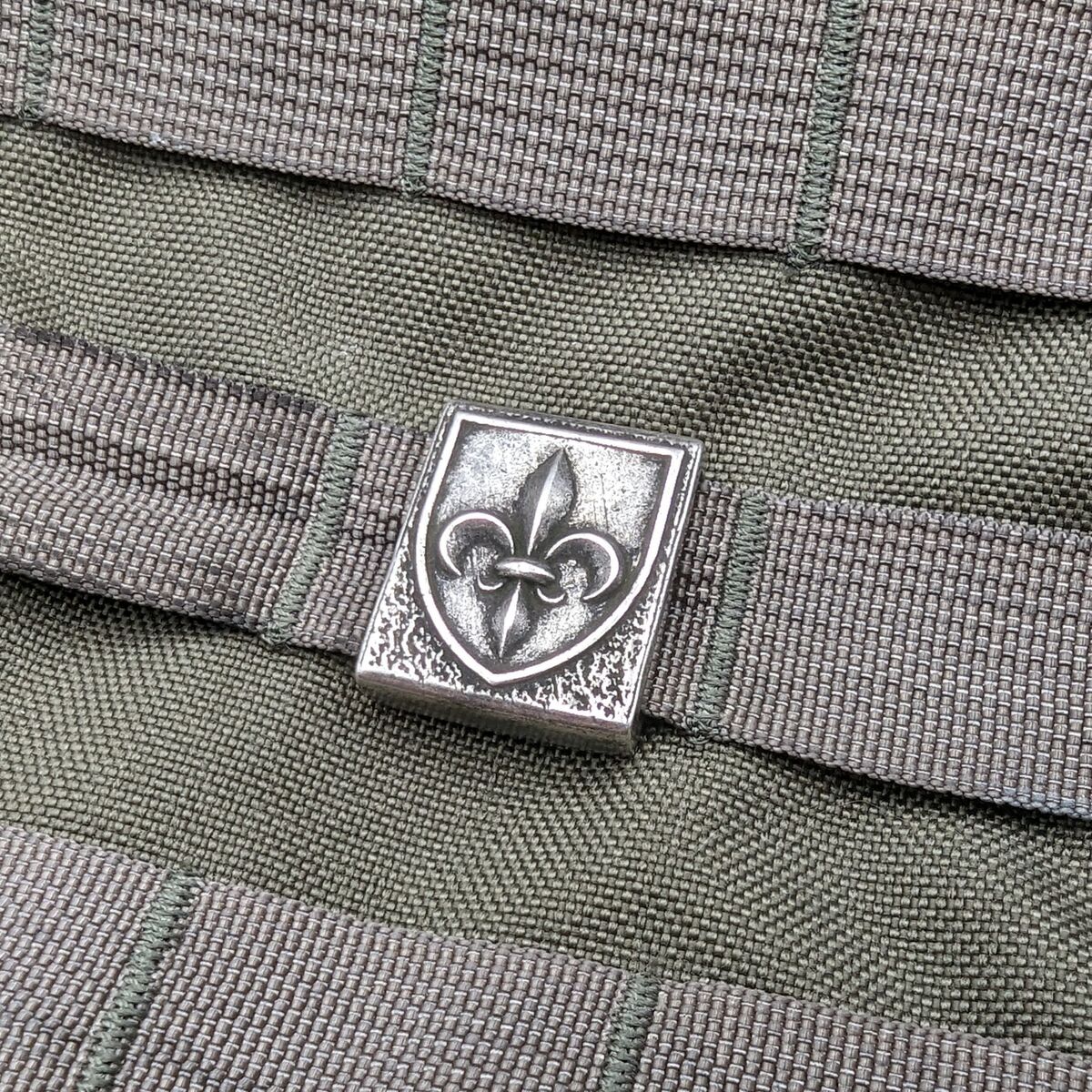 Fleur de Lys молле кліпса