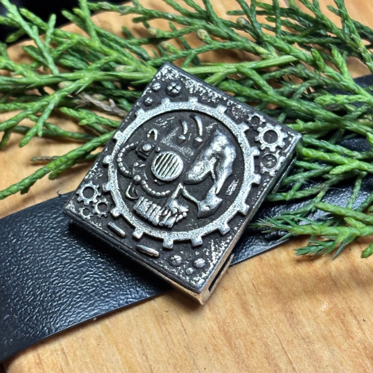 Молле кліпса Адептус Механікус