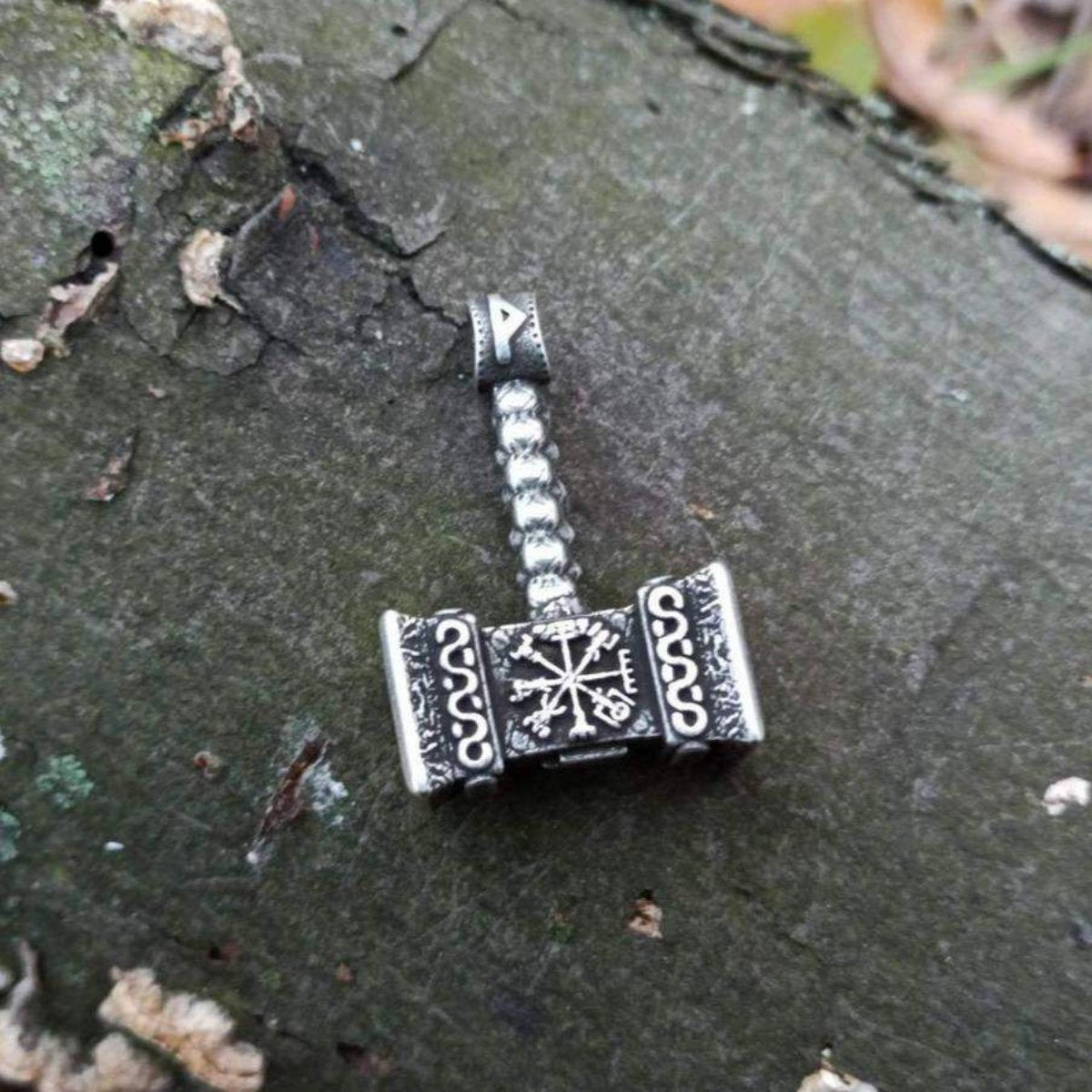 Підвіска Мйольнір з рунами