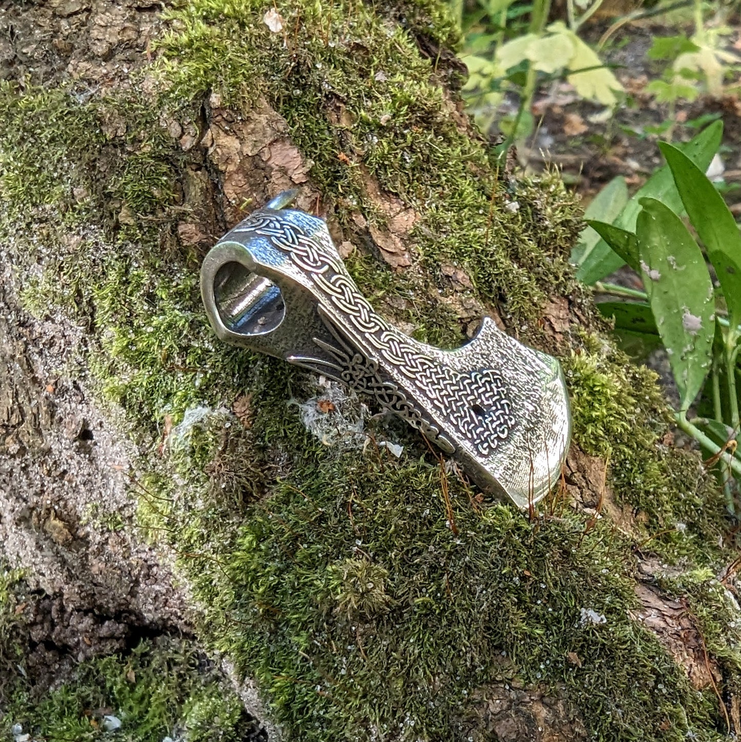 Репліка сокири Перуна часів Київської Русі