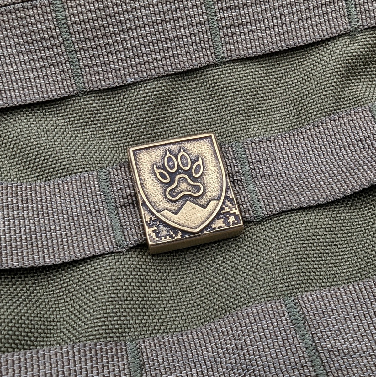 Молле кліпса з емблемою 15 ОГШб