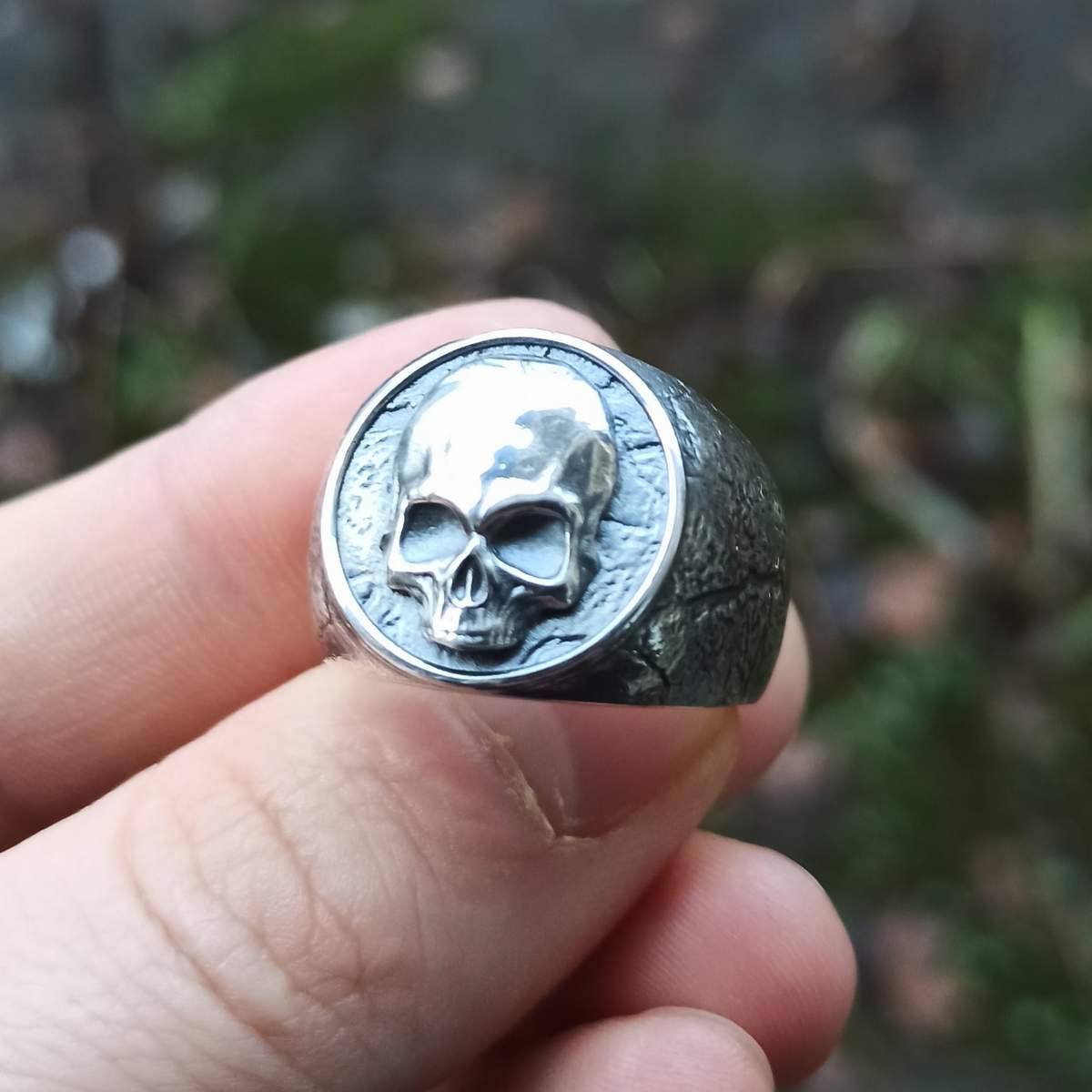 Перстень з черепом
