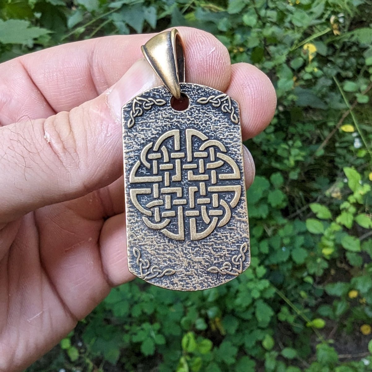 Кулон з символом Вегвізир та кельтським вузлом