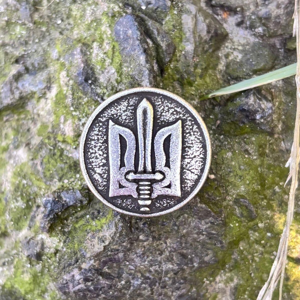 Тризуб ОУН намистина для паракорду з бронзи