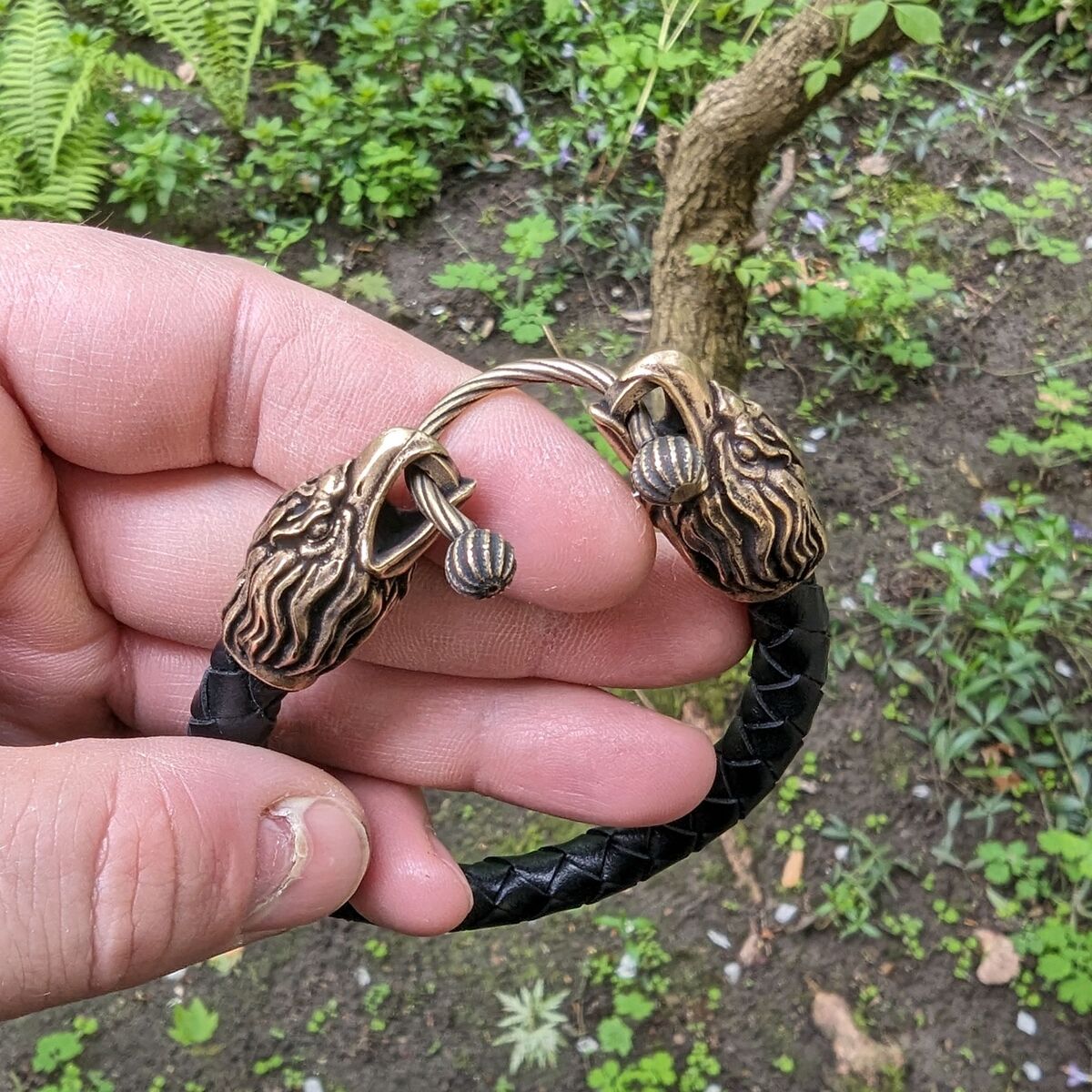 Шкіряний браслет з головами орлів