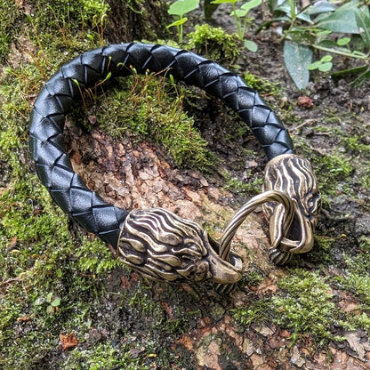 Шкіряний браслет з головами орлів