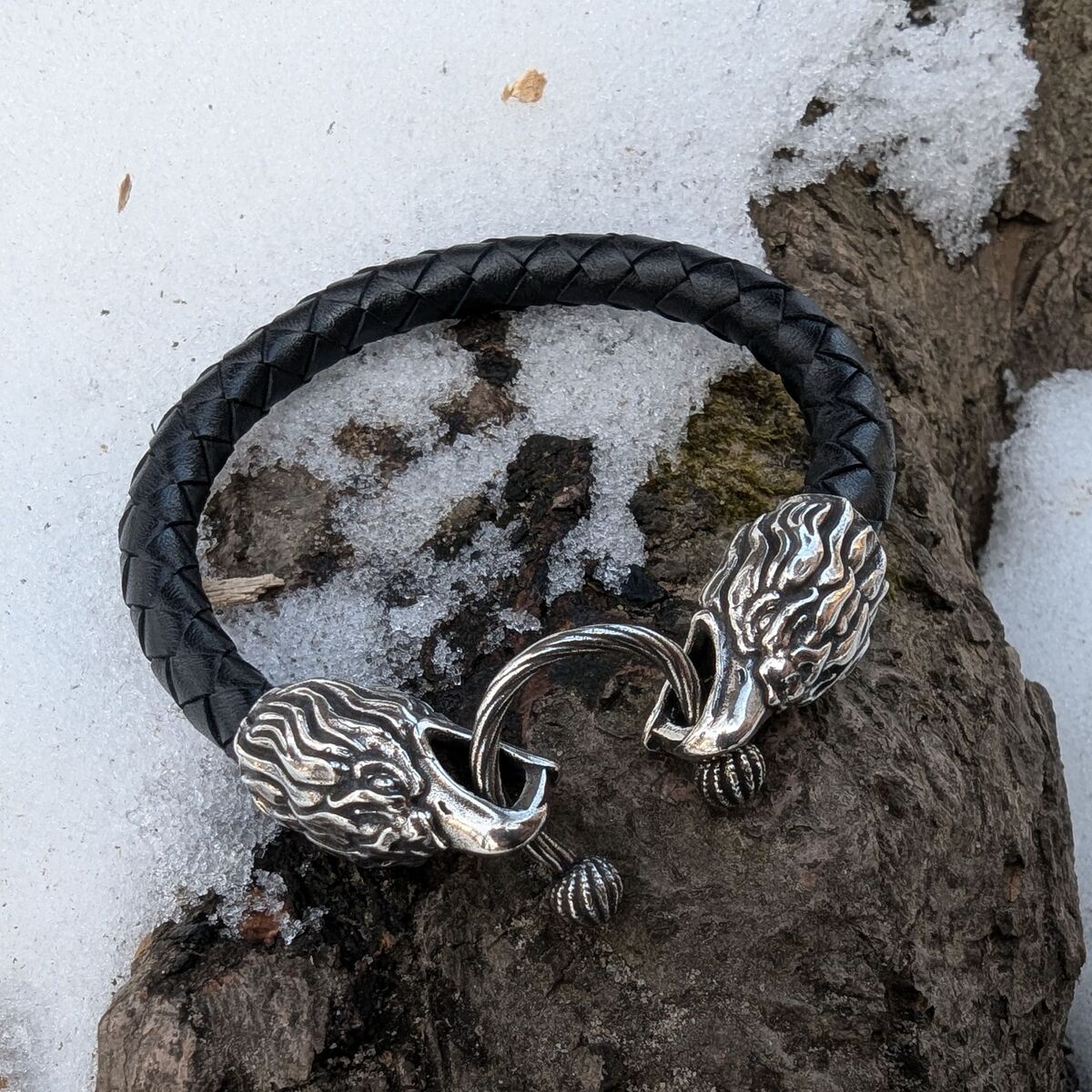 Шкіряний браслет з головами орлів