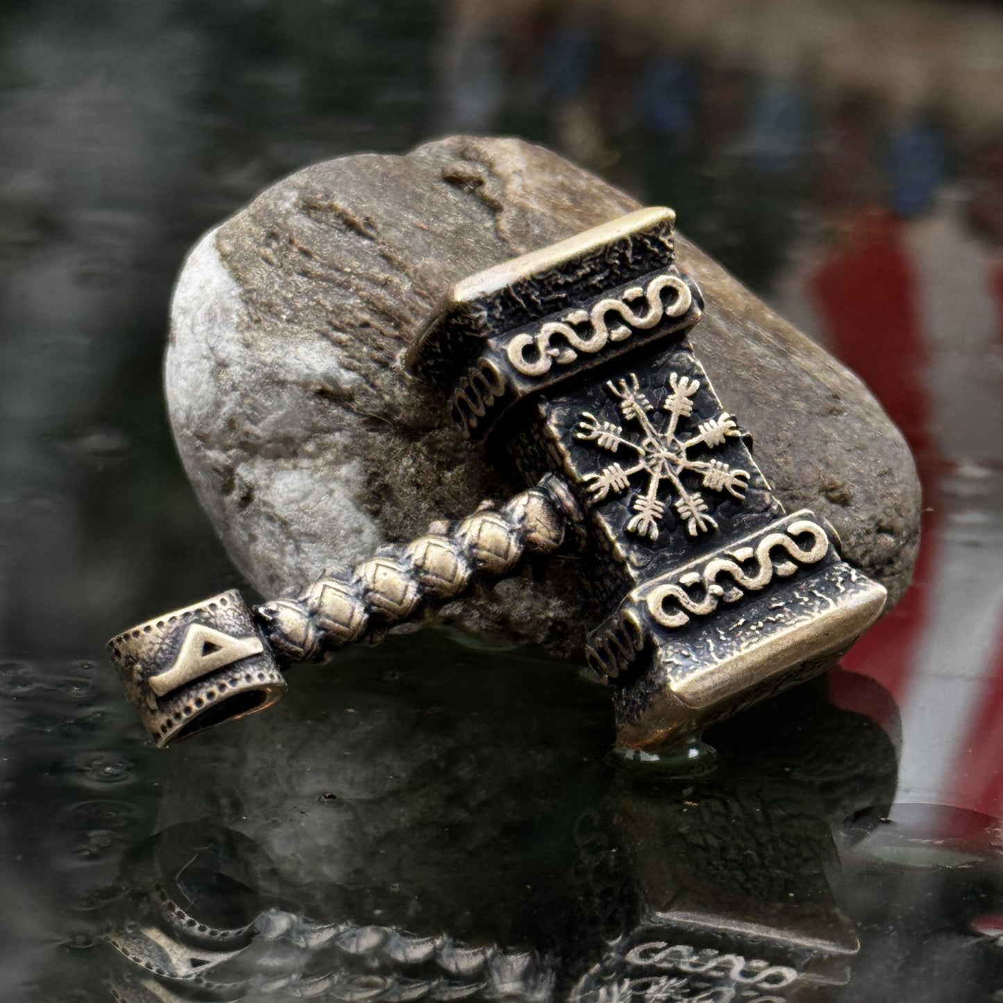 Підвіска Мйольнір з рунами