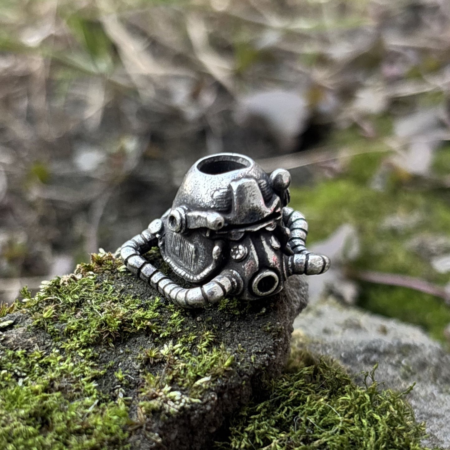 Паракордова намистина Fallout з бронзи