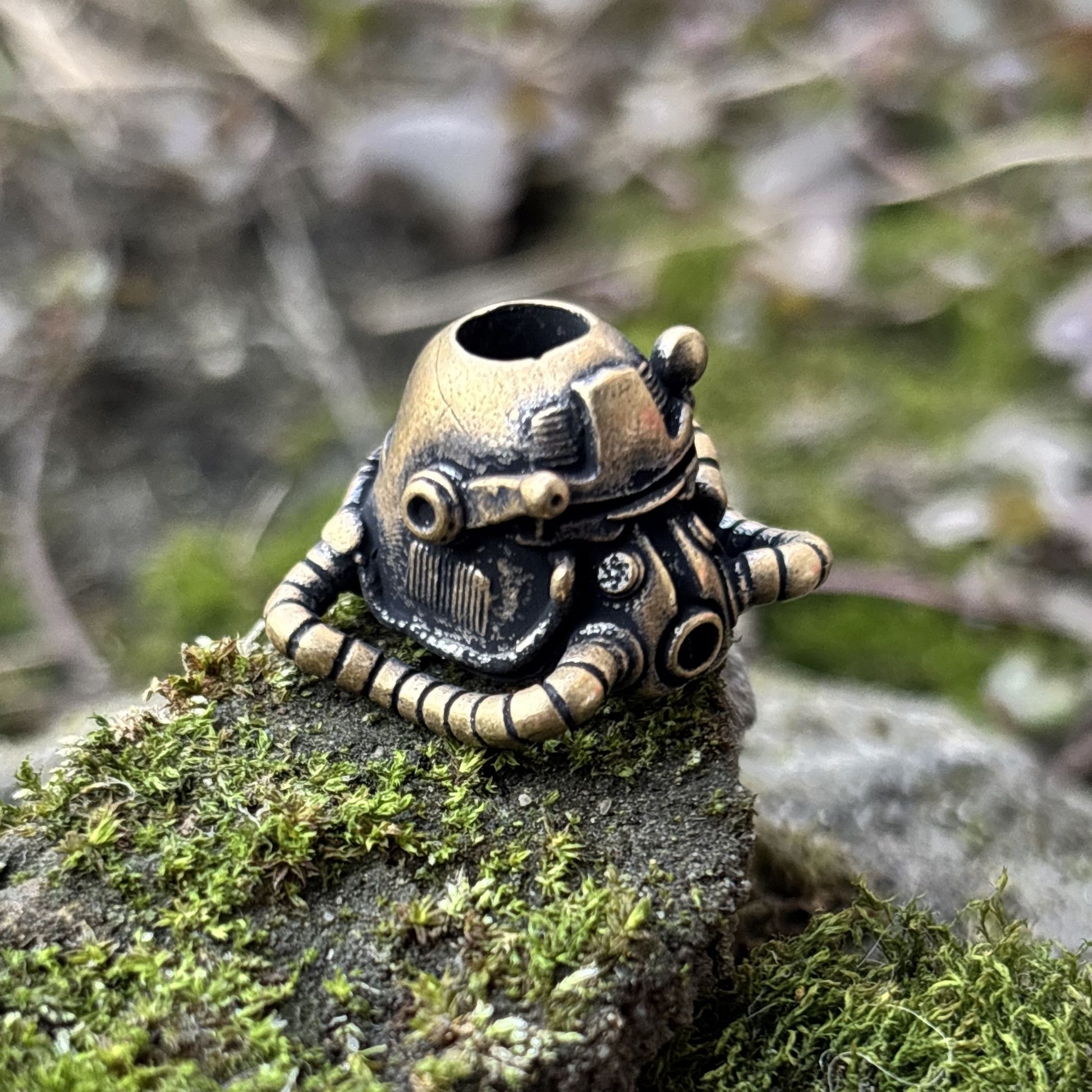 Паракордова намистина Fallout з бронзи