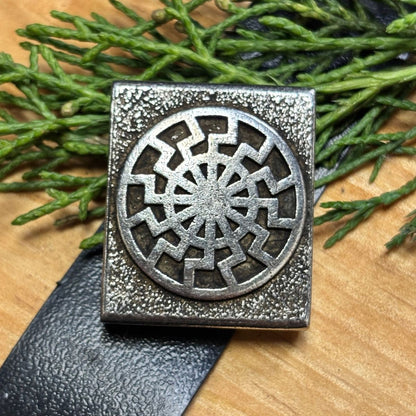 Молле кліпса Чорне Сонце