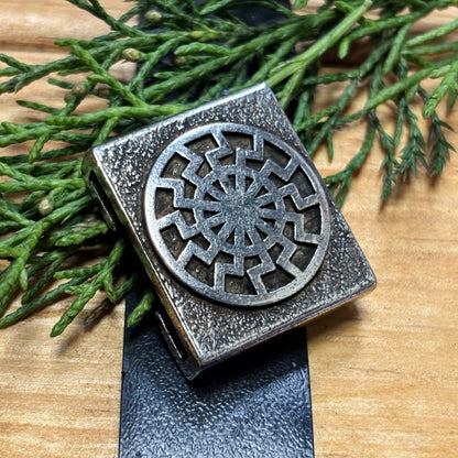 Молле кліпса Чорне Сонце