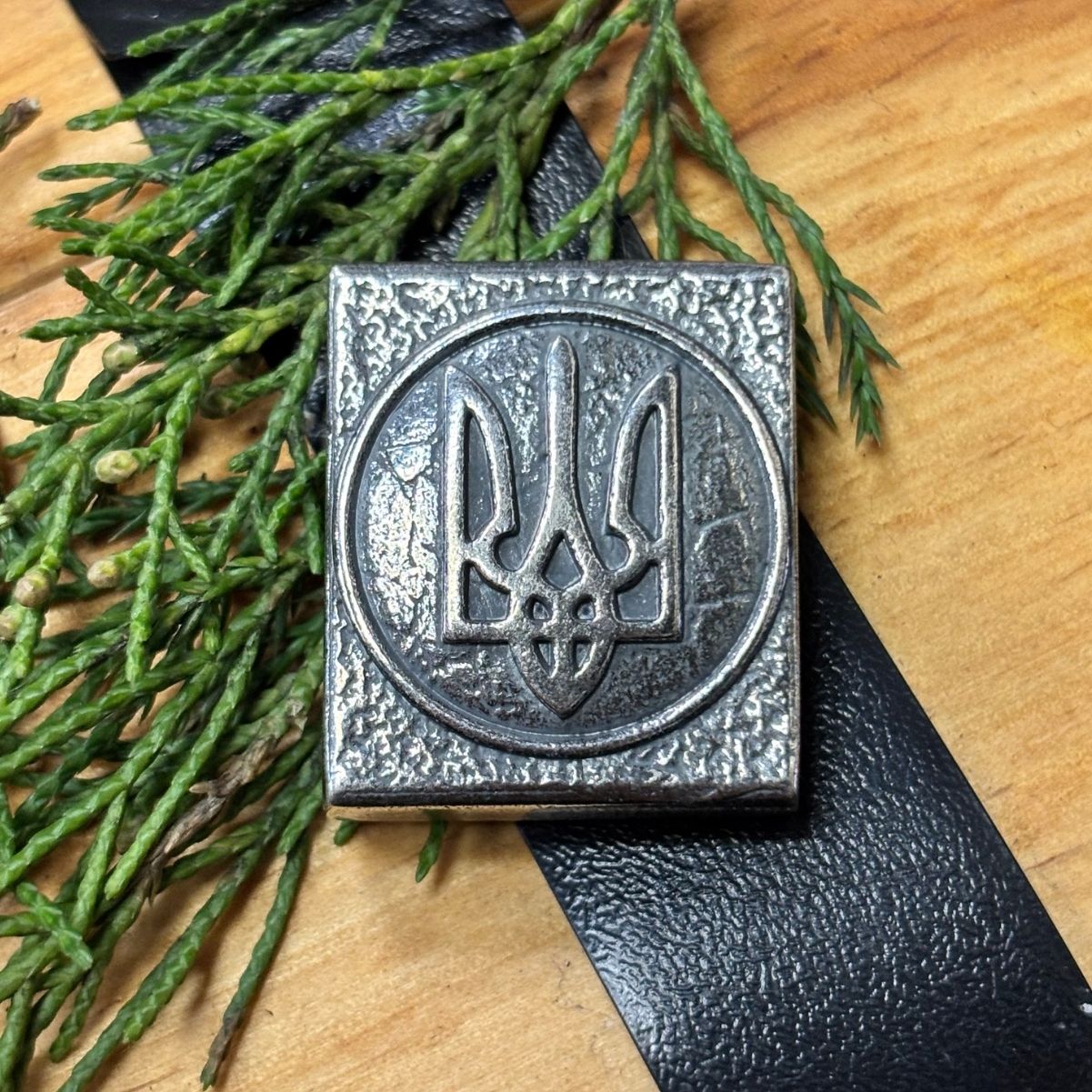 Тризуб - Герб України молле кліпса