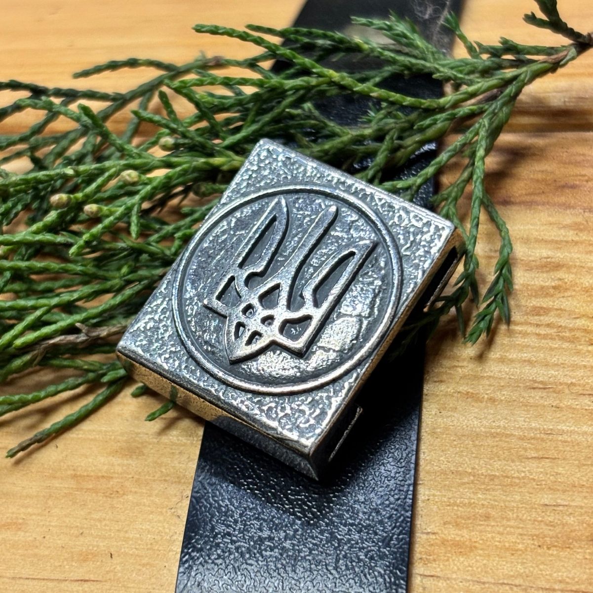 Тризуб - Герб України молле кліпса