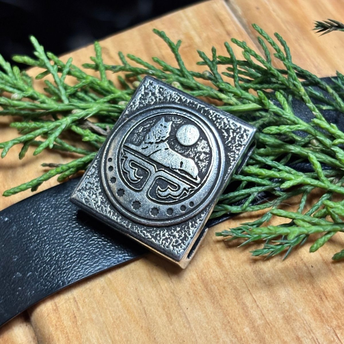 Молле кліпса з символом Ічкерії