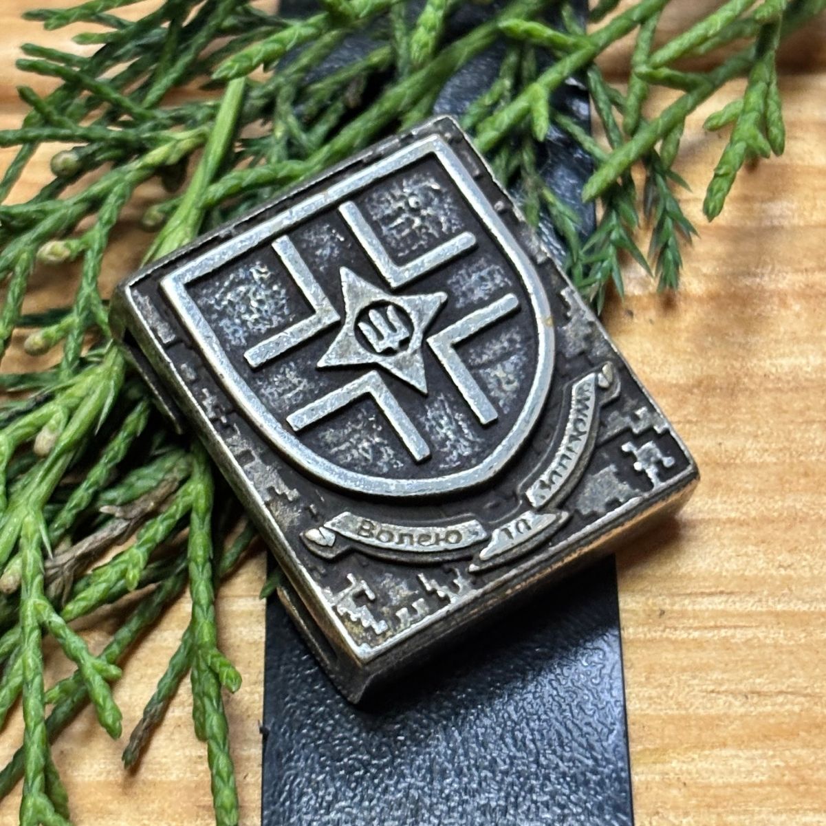 Молле кліпса з емблемою 28 ОМБР