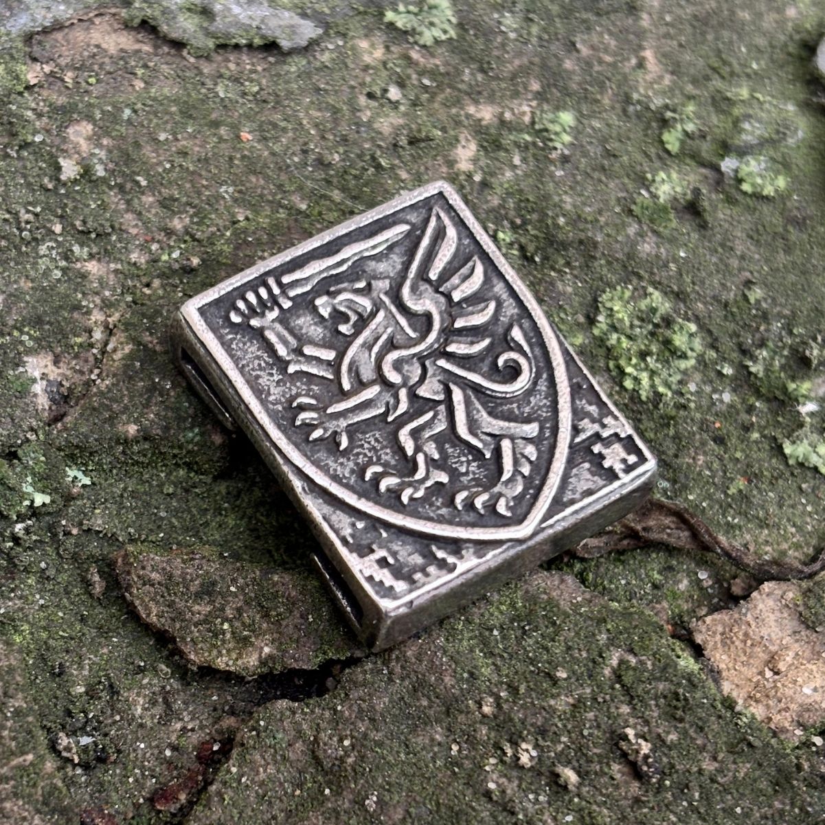 Молле кліпса з емблемою 80 ОДШБр