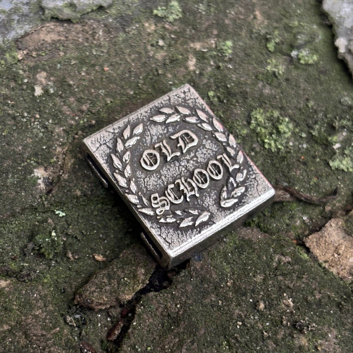 Молле кліпса Old school з бронзи