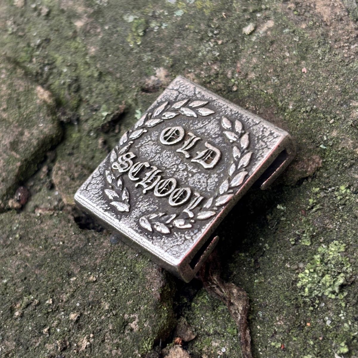 Молле кліпса Old school з бронзи