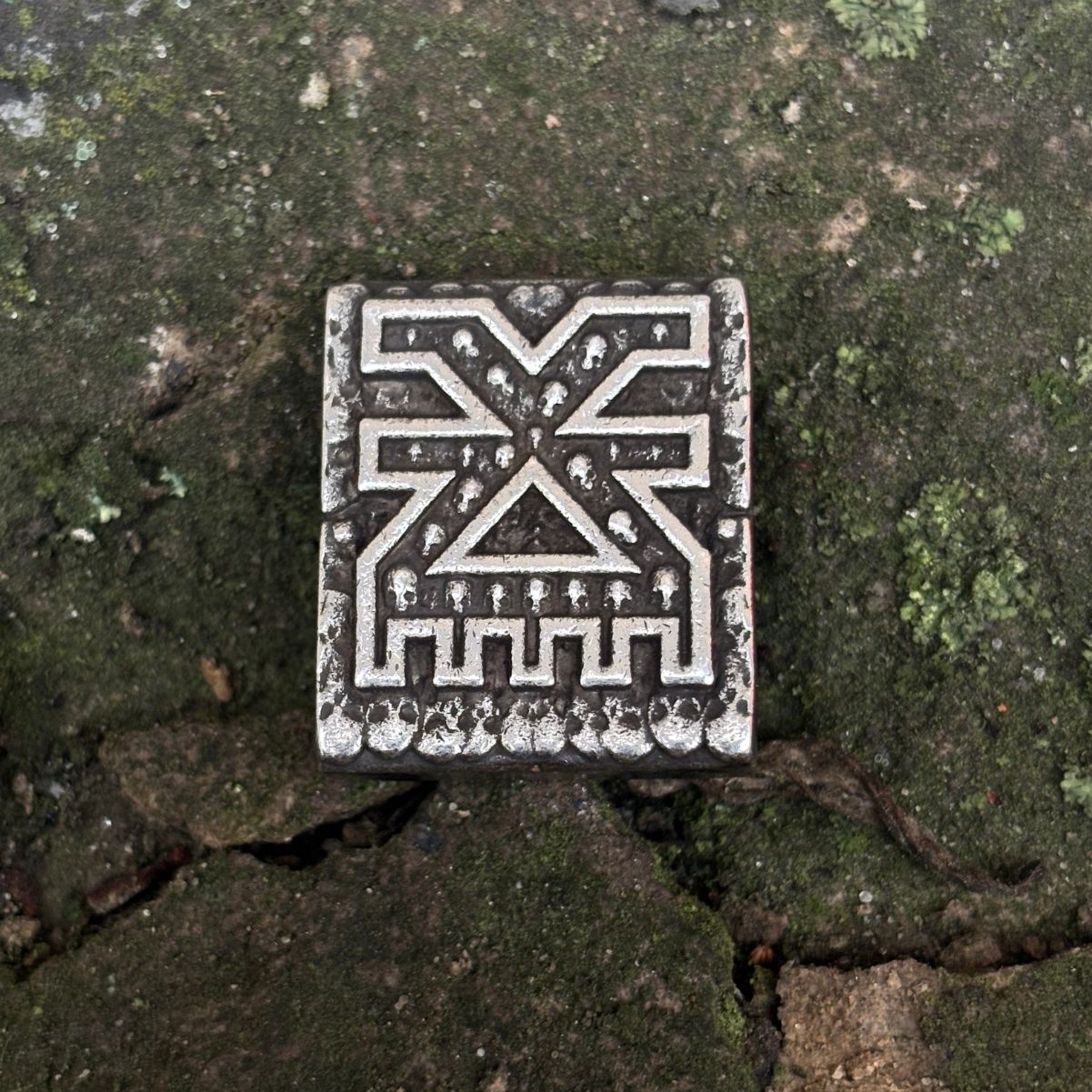 Мітка Кхорна молле кліпса