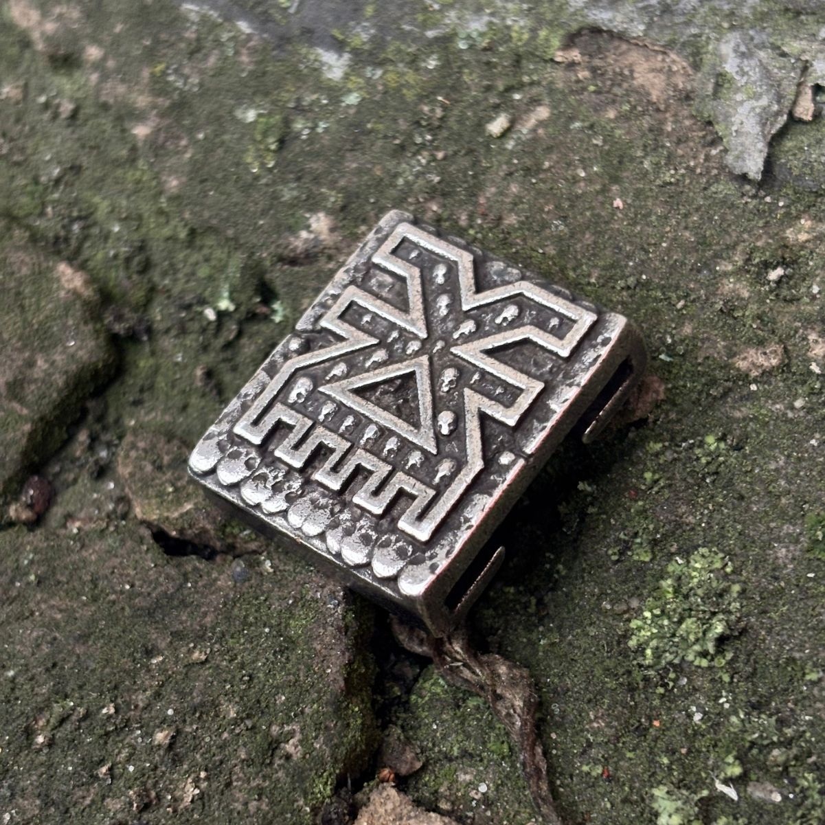 Мітка Кхорна молле кліпса