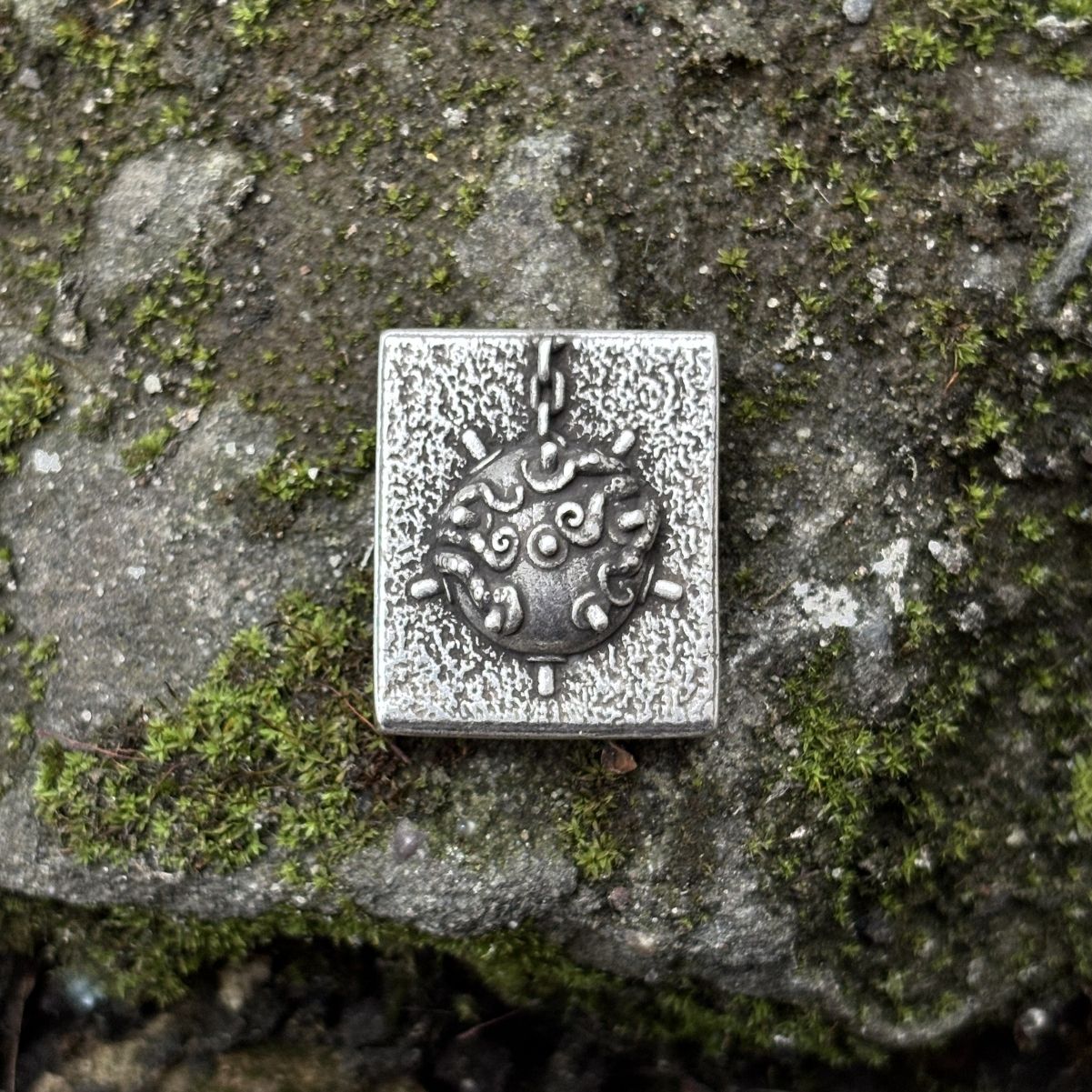 Морська міна молле кліпса