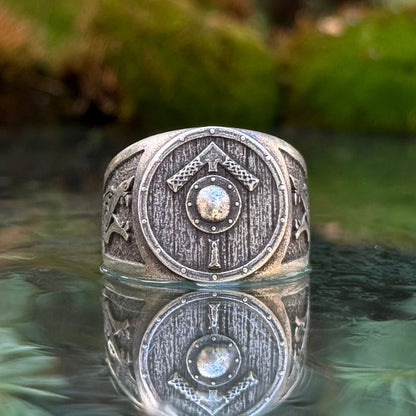 Перстень-щит з руною Тіваз