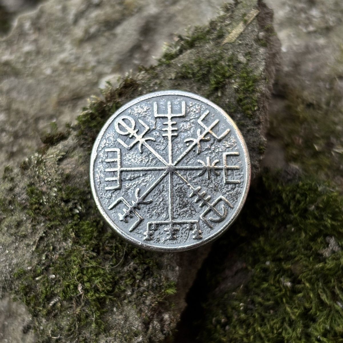 Паракордова намистина з символом Вегвізир