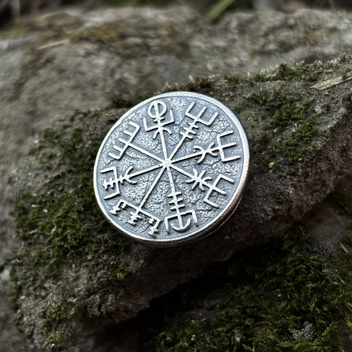 Паракордова намистина з символом Вегвізир