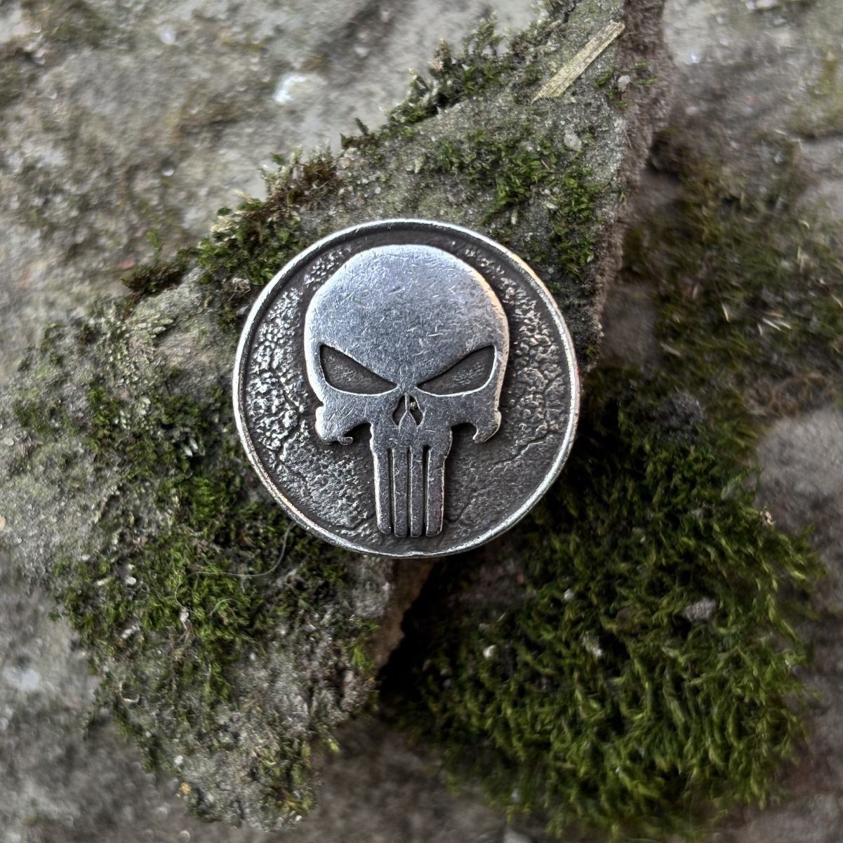 Punisher Каратель намистина для паракорду
