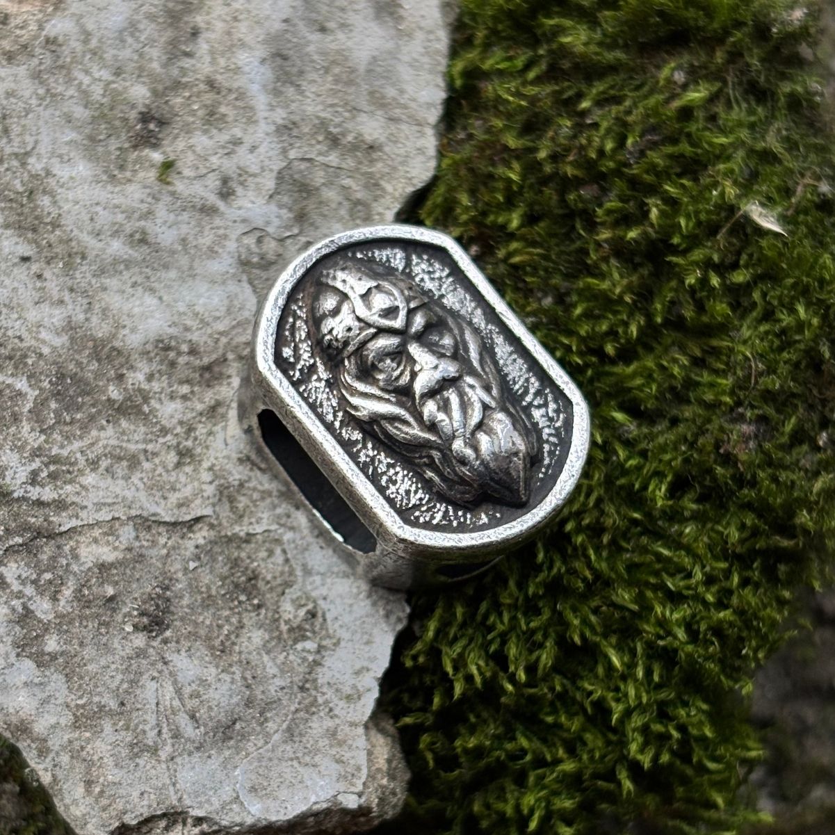 Паракордова намистина Одін