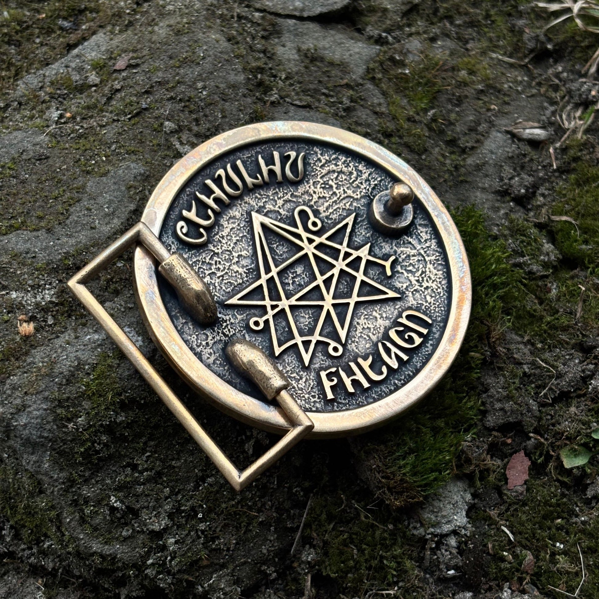 Пряжка Ктулху