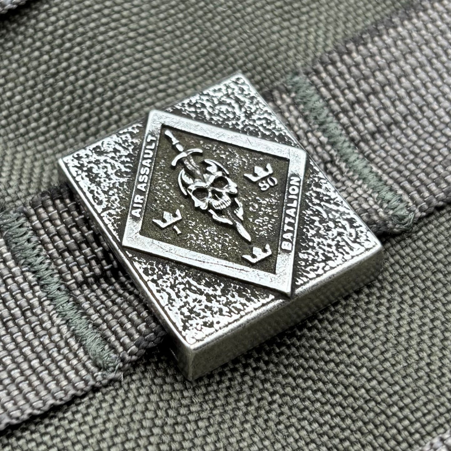 Молле кліпса 1-го десантно-штурмового батальйону 80-ї окремої десантно-штурмової Галицької бригади Десантно-штурмових військ Збройних сил України (ДШВ ЗСУ).