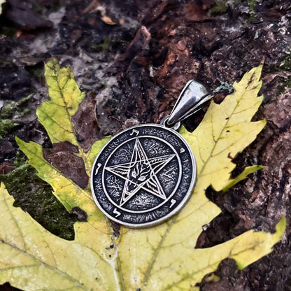 Кулон з сигілою Бафомета