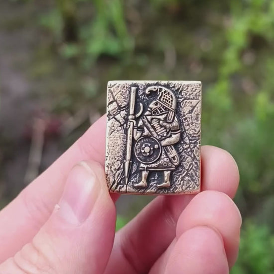 Молле кліпса з стародавнім вороном воїном