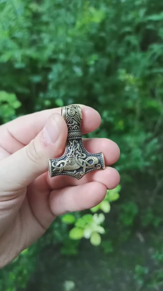 Підвіска Мйольнір у стилі Маммен
