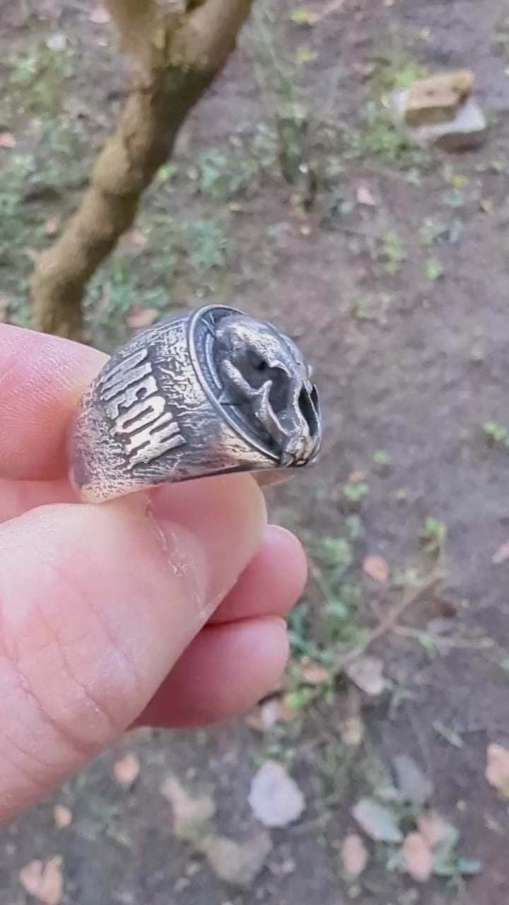 Перстень з черепом кота
