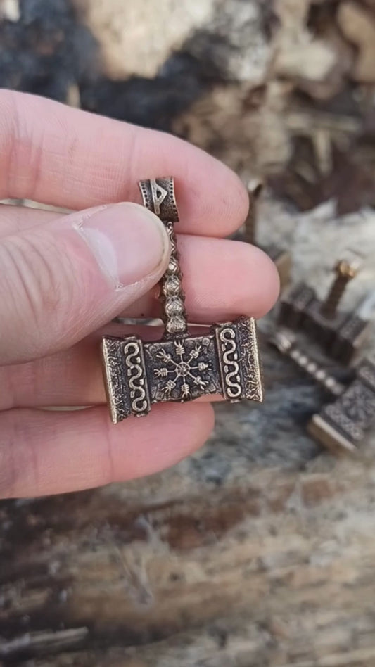Підвіска Мйольнір з рунами
