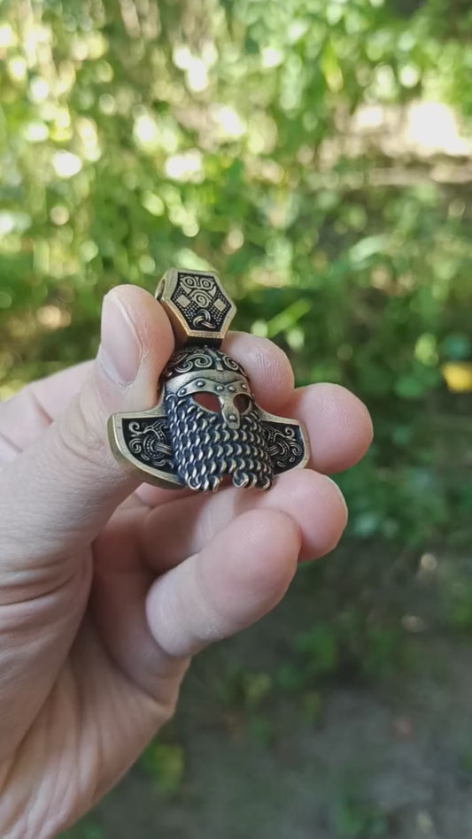 Кулон у вигляді шолому