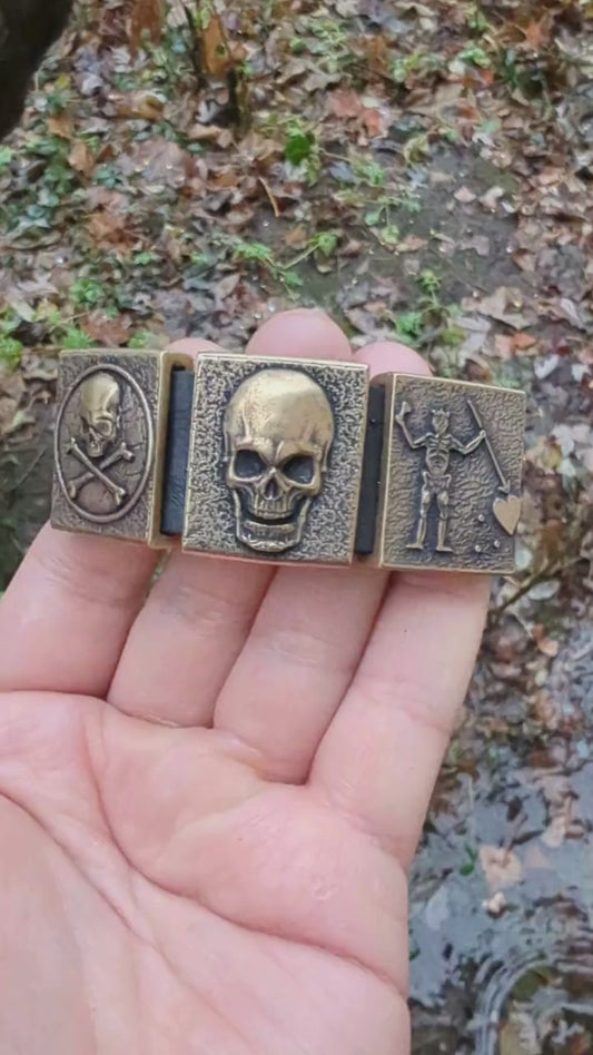 Піратський шкіряний браслет