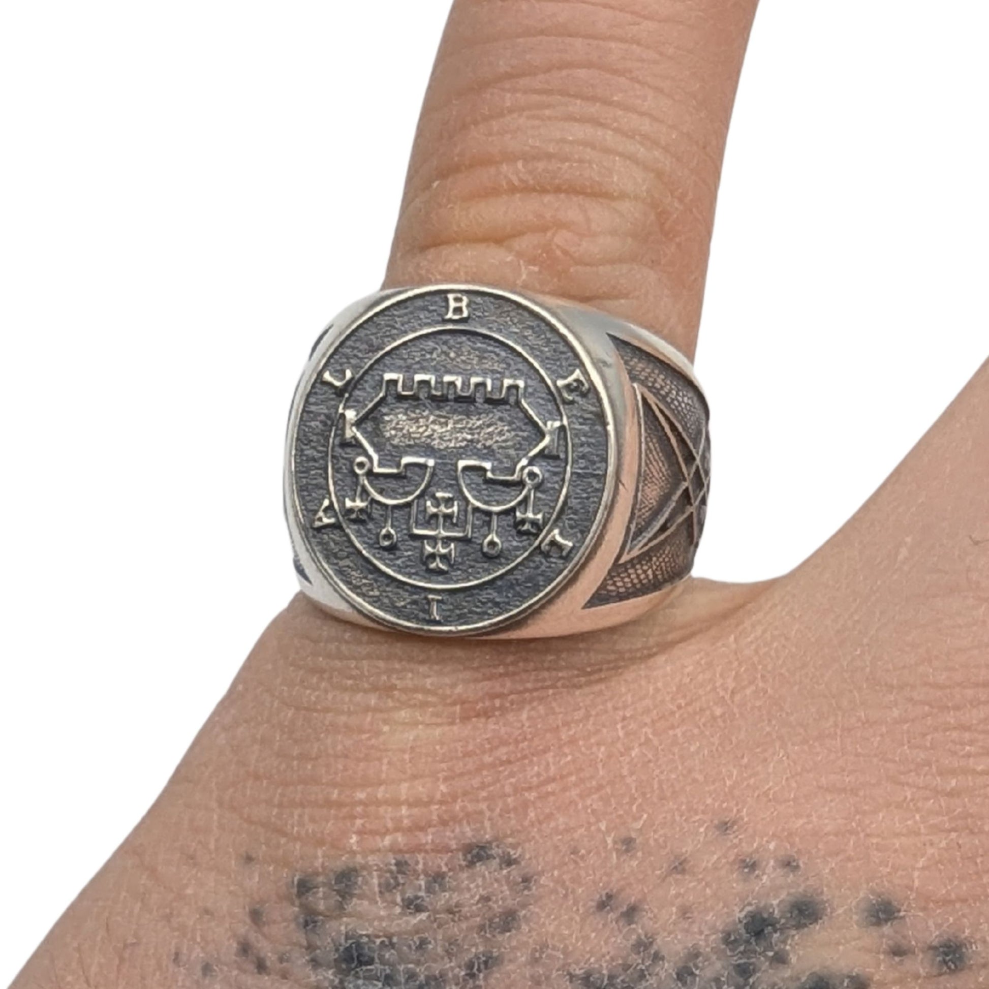 Перстень із сигілою Беліала