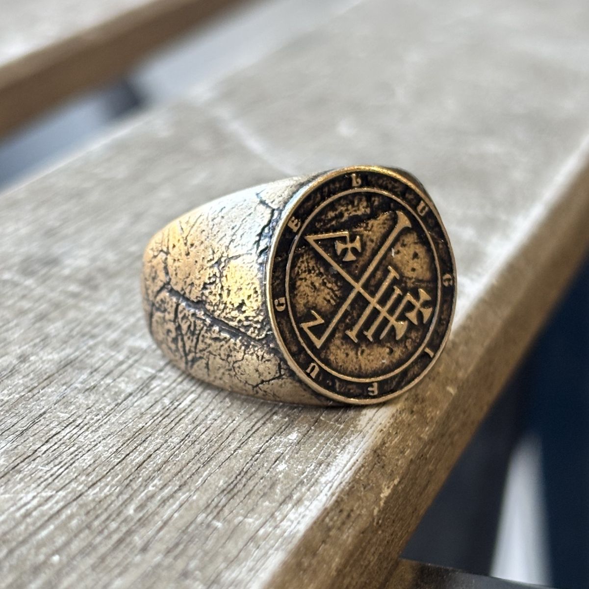 Перстень з сигілою Люцифуга