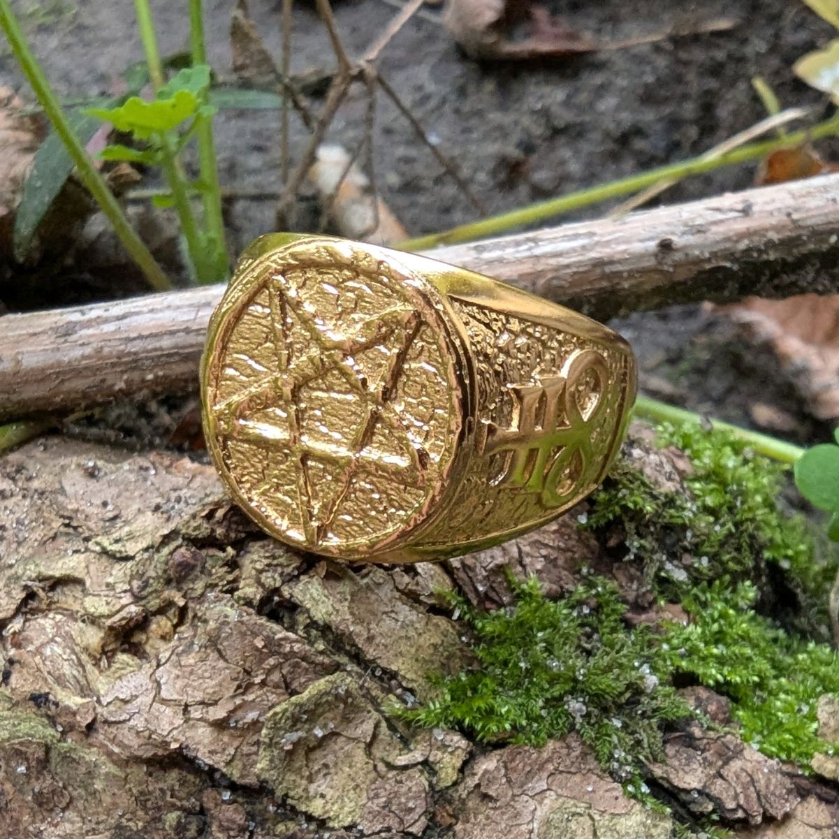 Сатанинська пентаграма перстень